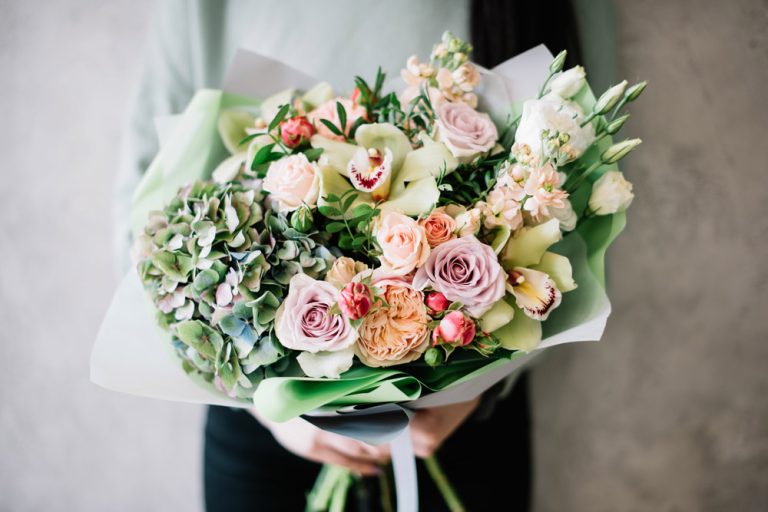 How to Ensure Freshness with Flower Delivery